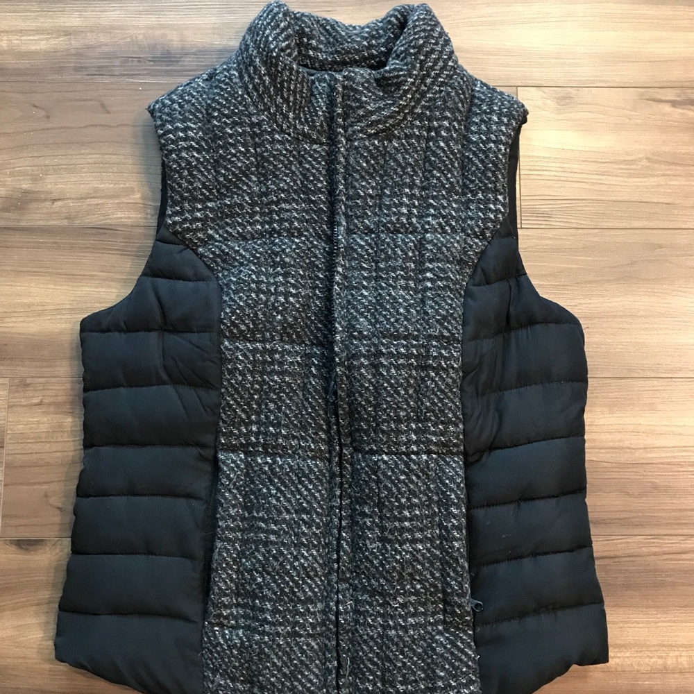 Ruff Hewn womens vest. size M.